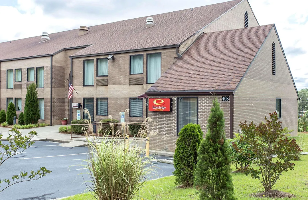 Econo Lodge & Suites Southern Pines - Pinehurst-1
