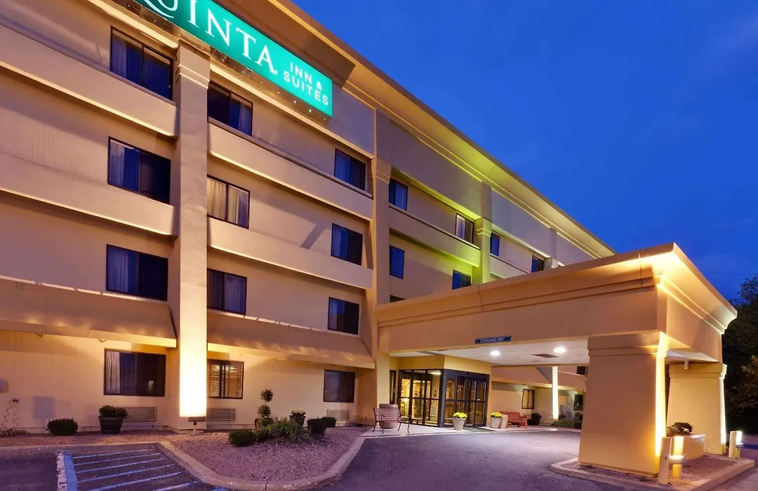 La Quinta By Wyndham Plattsburgh-1