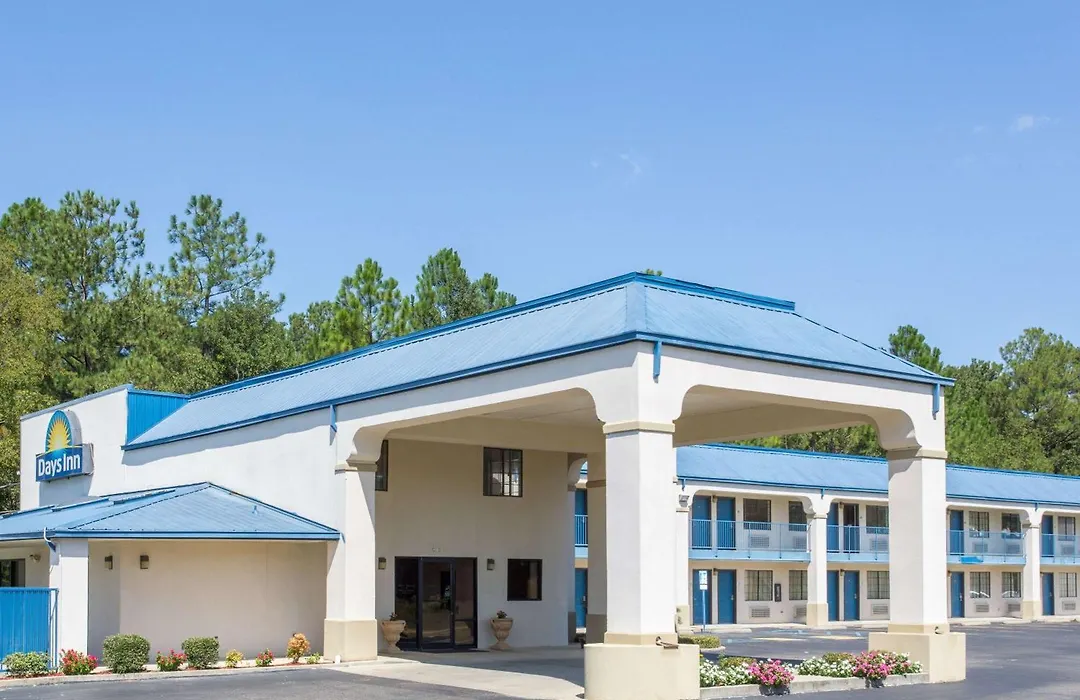 Days Inn By Wyndham Picayune-1