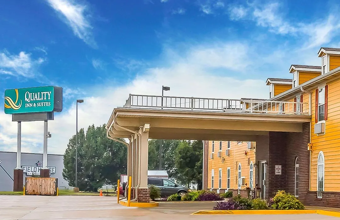 Quality Inn & Suites Chesterfield Village-1