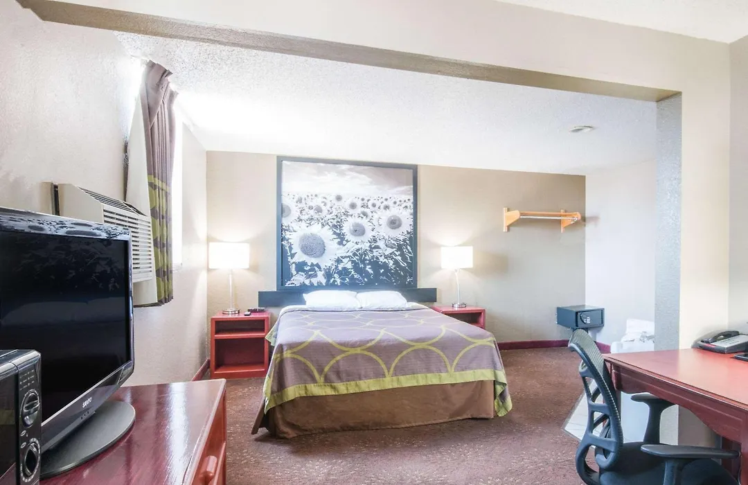 Super 8 By Wyndham Jamestown-1