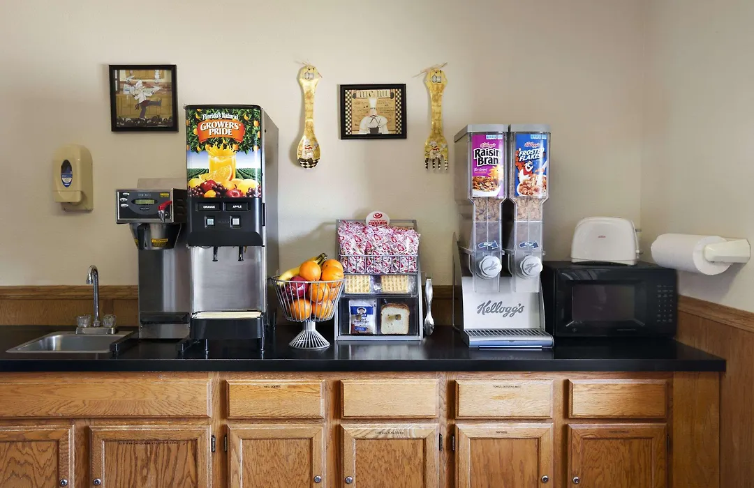 Super 8 By Wyndham Batesville-1