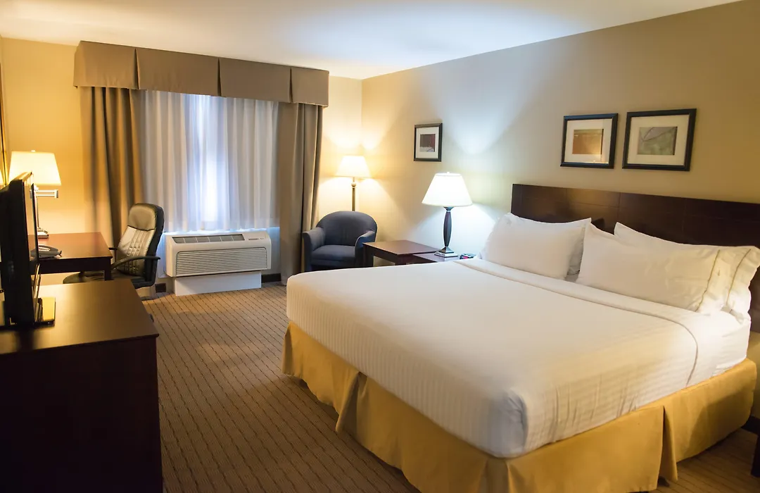 Holiday Inn Express Devils Lake By Ihg-1