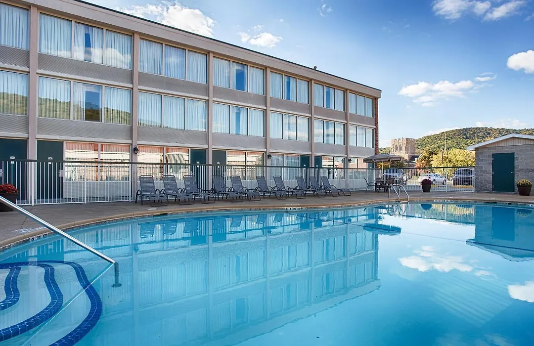 Best Western Plus Bradford Inn-1
