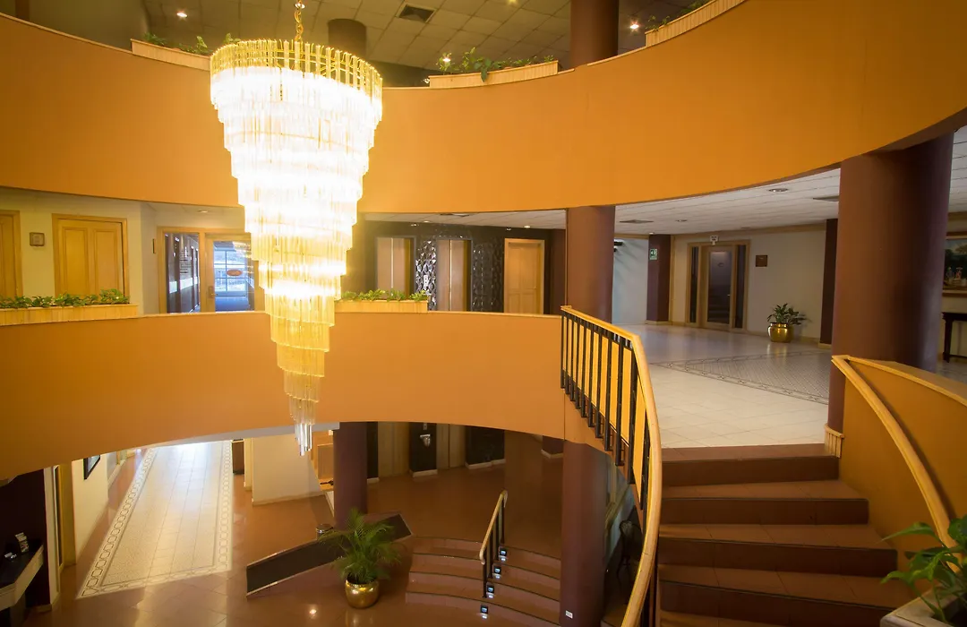 Best Western Plus - Magee Inn & Suites-1