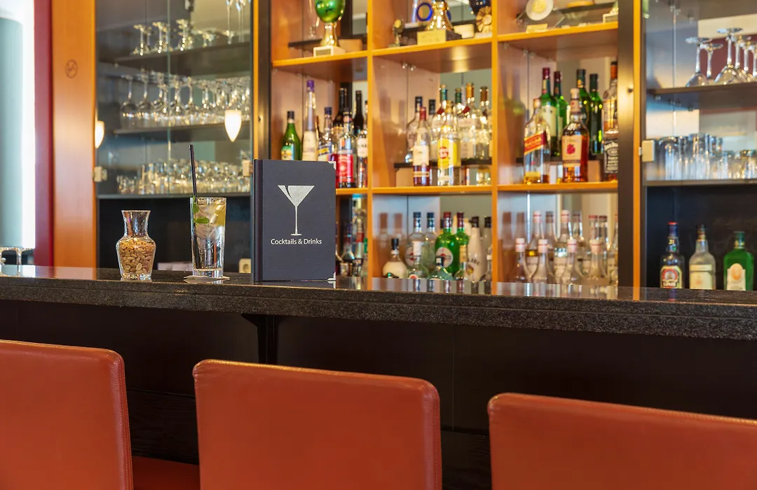 Plaza Premium Koeln-1