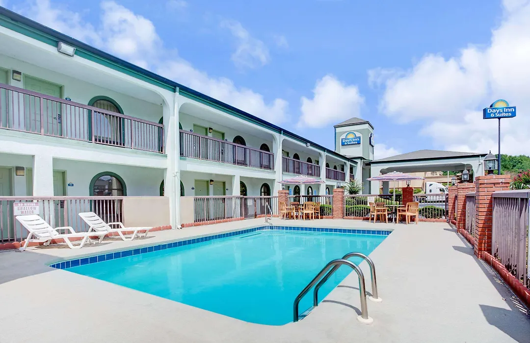 Days Inn & Suites By Wyndham Stockbridge Atlanta-1