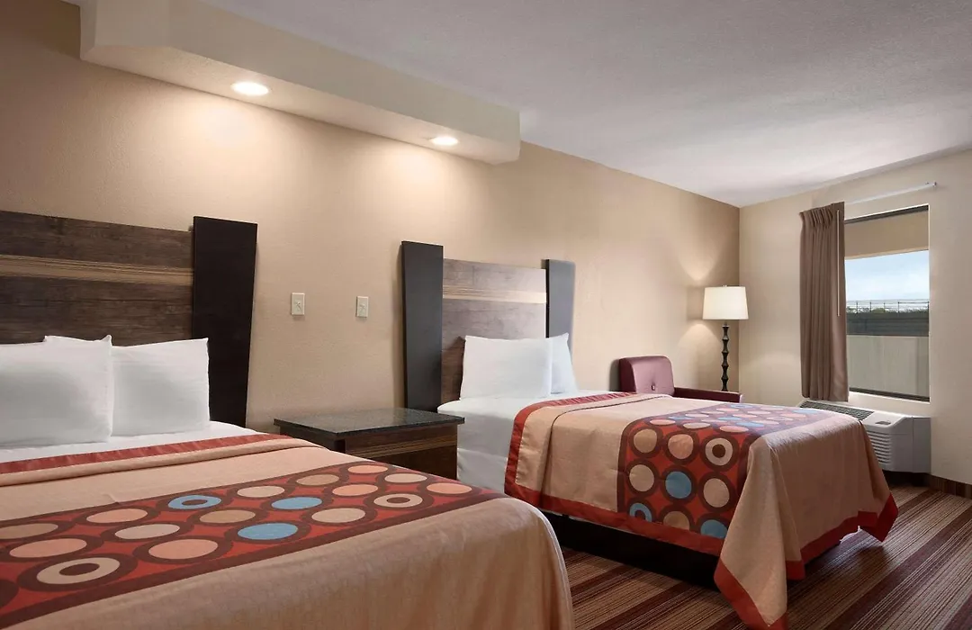 Super 8 By Wyndham Rahway/Newark-1