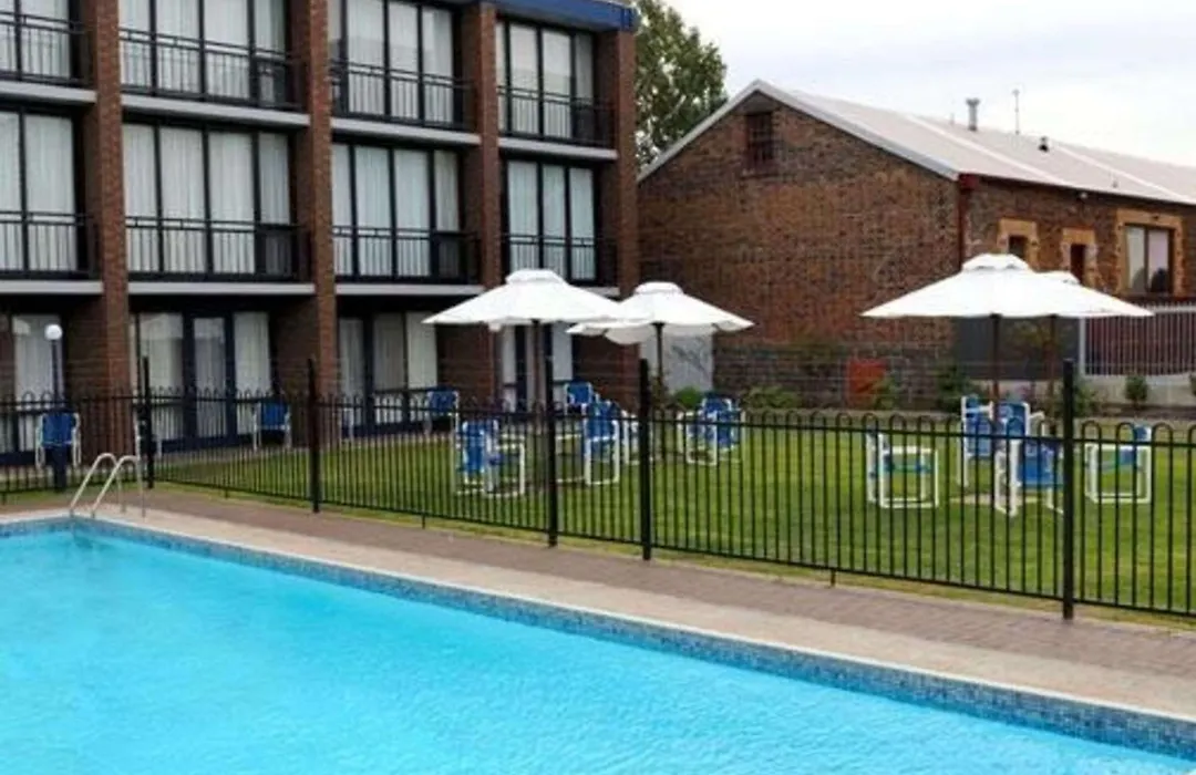 Richmond Henty Hotel-1