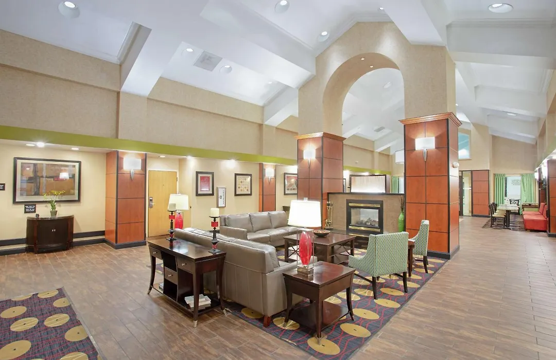 Hampton Inn & Suites Kansas City-Merriam-1