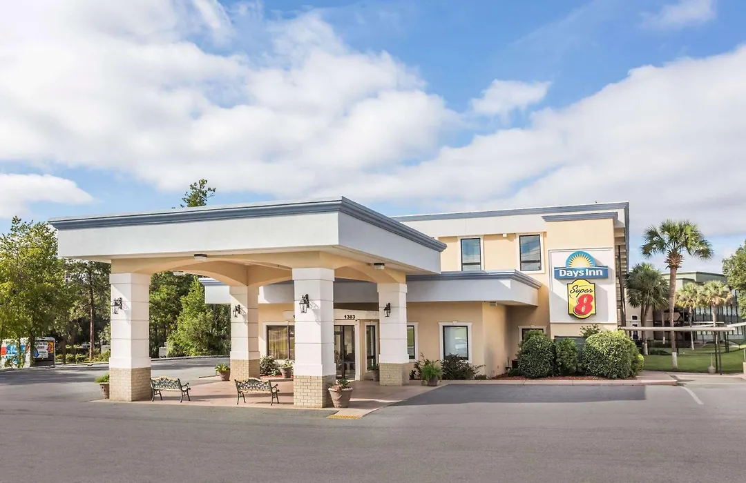 Super 8 By Wyndham Valdosta Mall-1