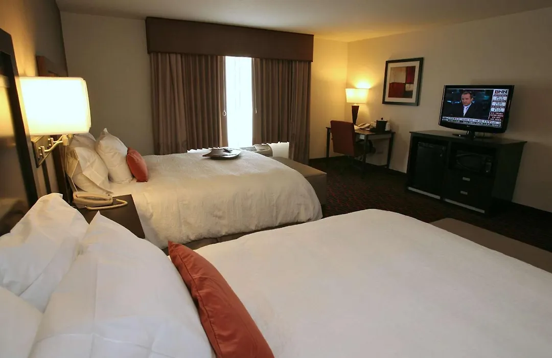 Hampton Inn & Suites Red Deer-1