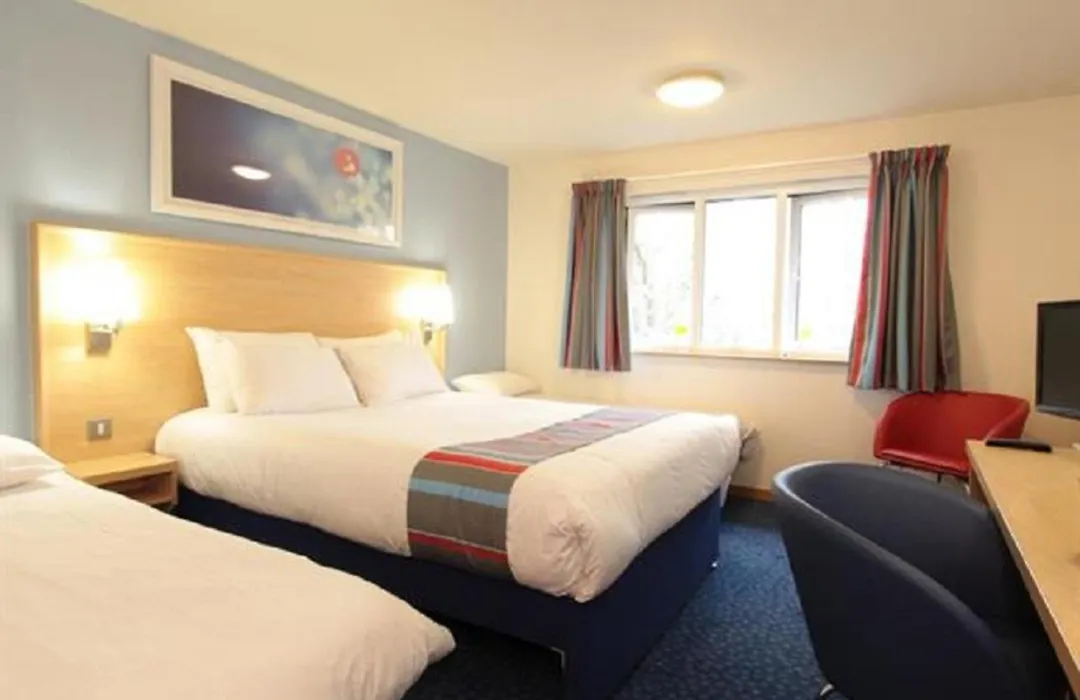 Travelodge Swansea Central-1