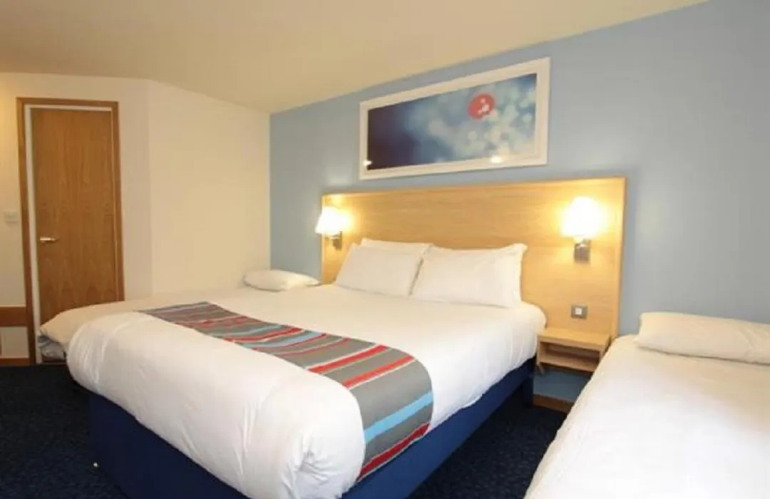 Travelodge Swansea Central-1