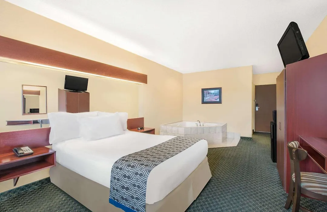 Microtel Inn & Suites By Wyndham Hamburg-1