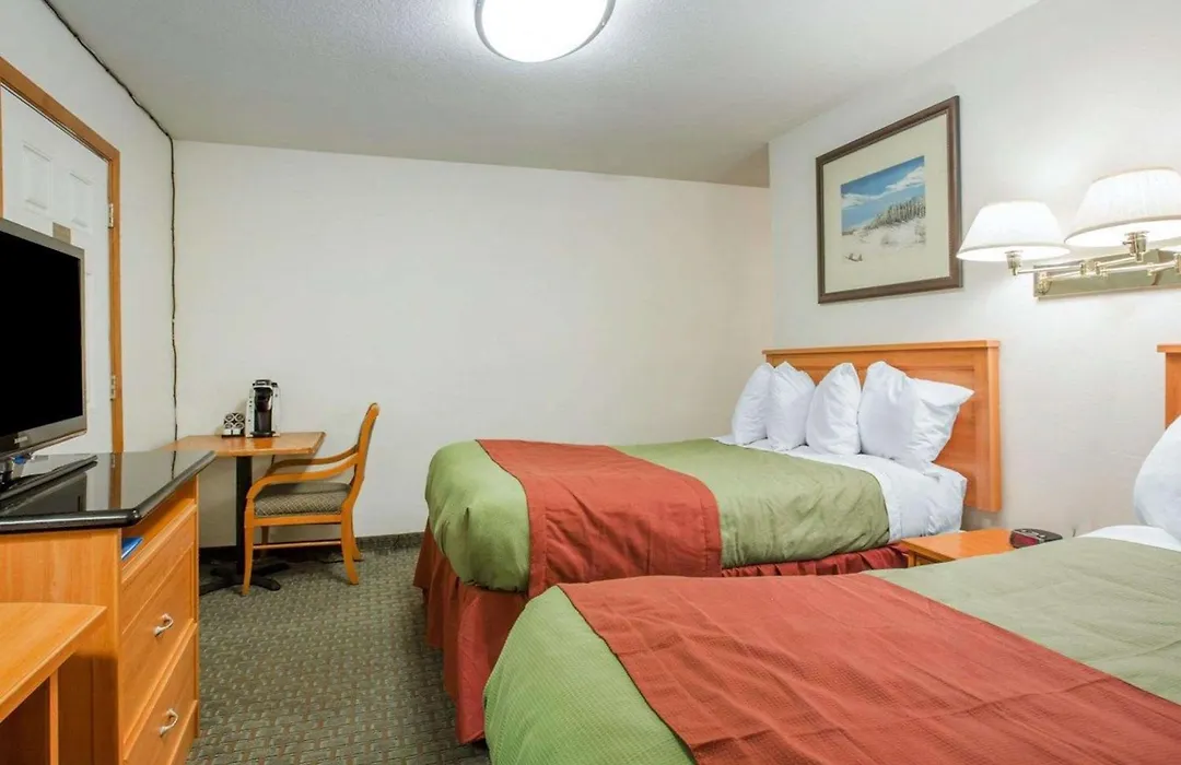 Rodeway Inn Newport-1