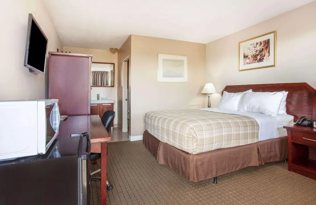 Howard Johnson Inn By Wyndham Kingston-1
