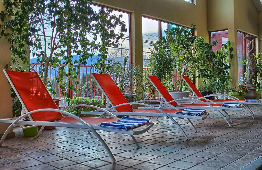 Holiday Inn Hotel & Suites Osoyoos By Ihg-1