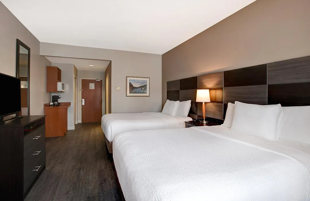 Days Inn & Suites By Wyndham Collingwood-1