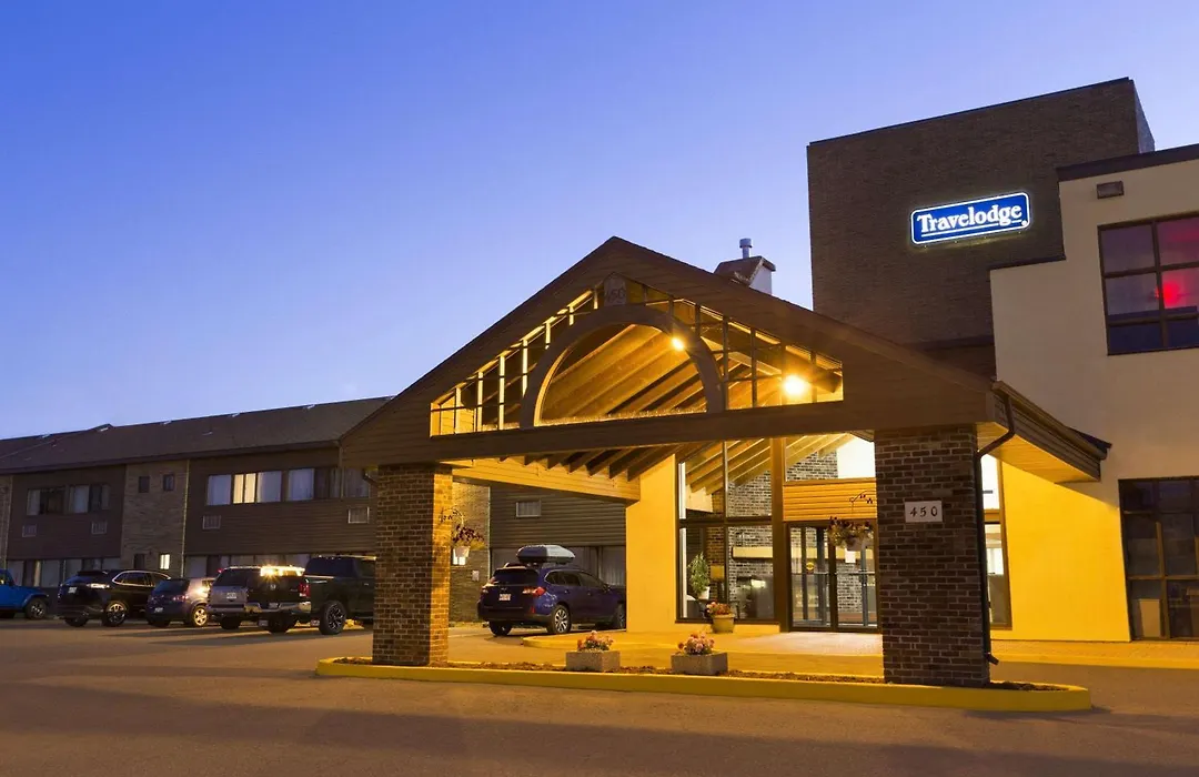 Travelodge By Wyndham Thunder Bay On-1