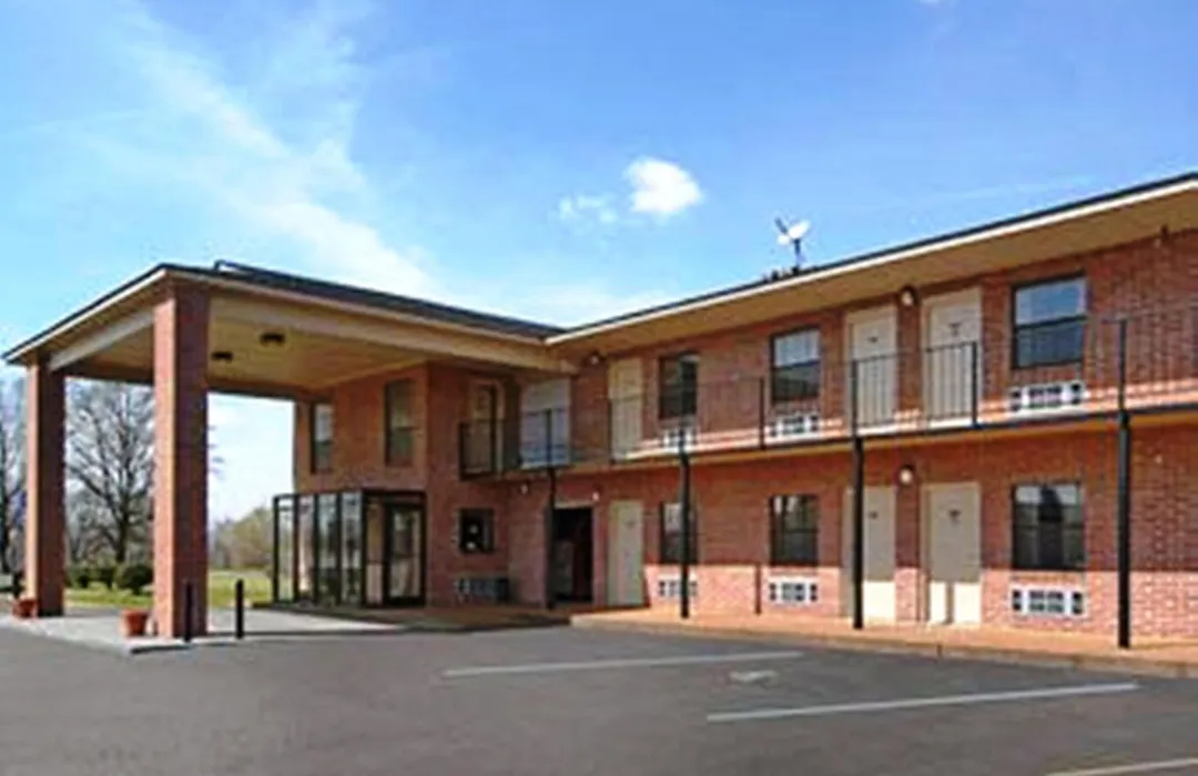 Days Inn By Wyndham Brownsville-1