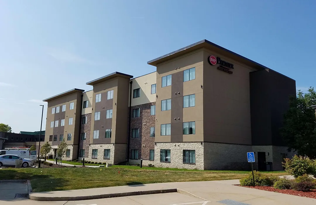 Best Western Plus Okotoks Inn & Suites-1