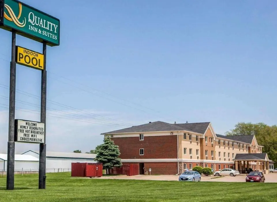 Quality Inn & Suites Davenport Near I-80-1