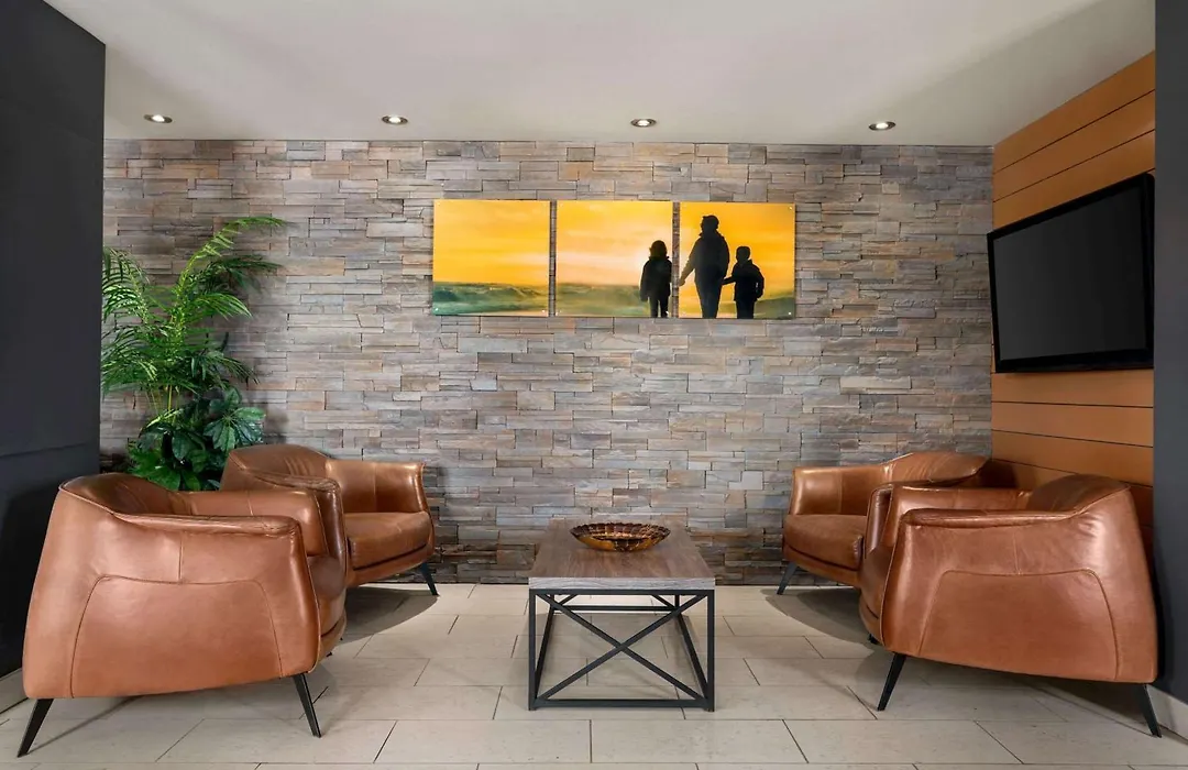 Days Inn By Wyndham Fredericton-1