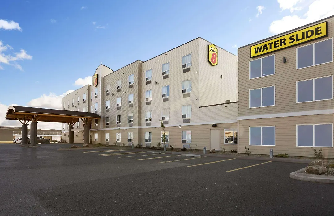 Super 8 By Wyndham Lloydminster-1