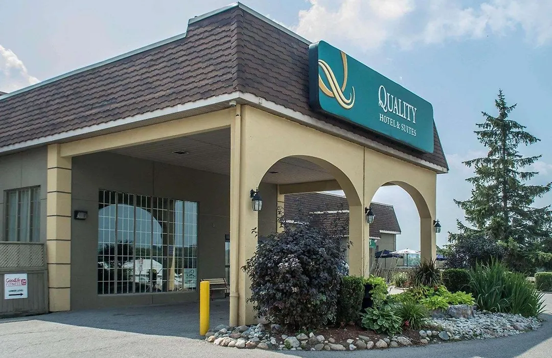 Quality Hotel & Suites Woodstock-1