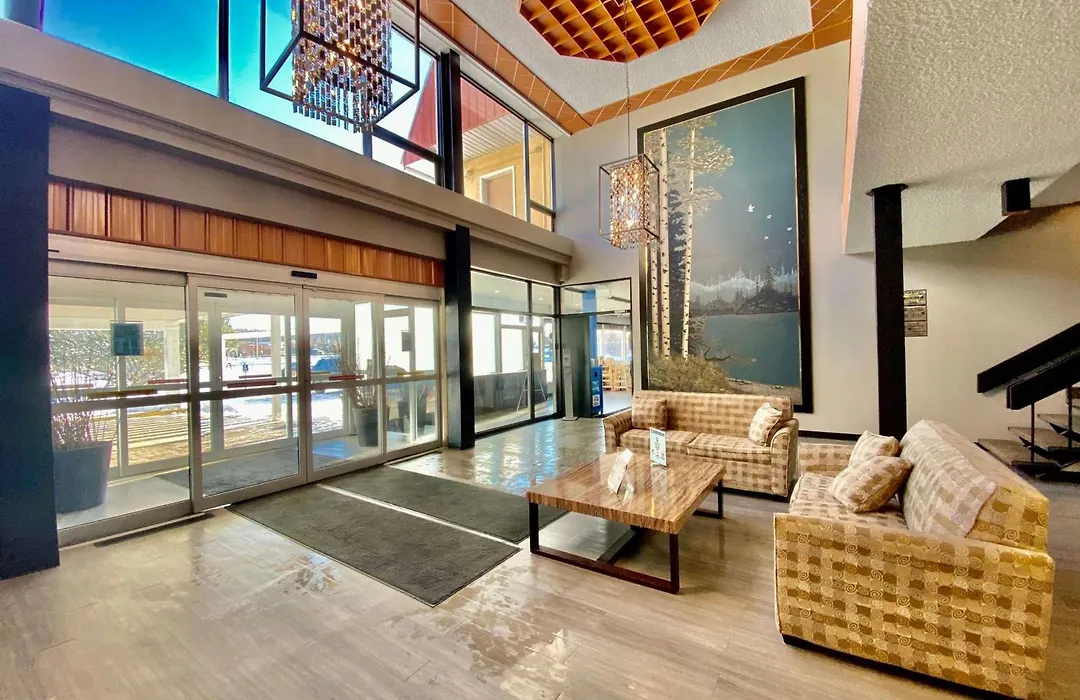 Ramada By Wyndham Whitecourt-1