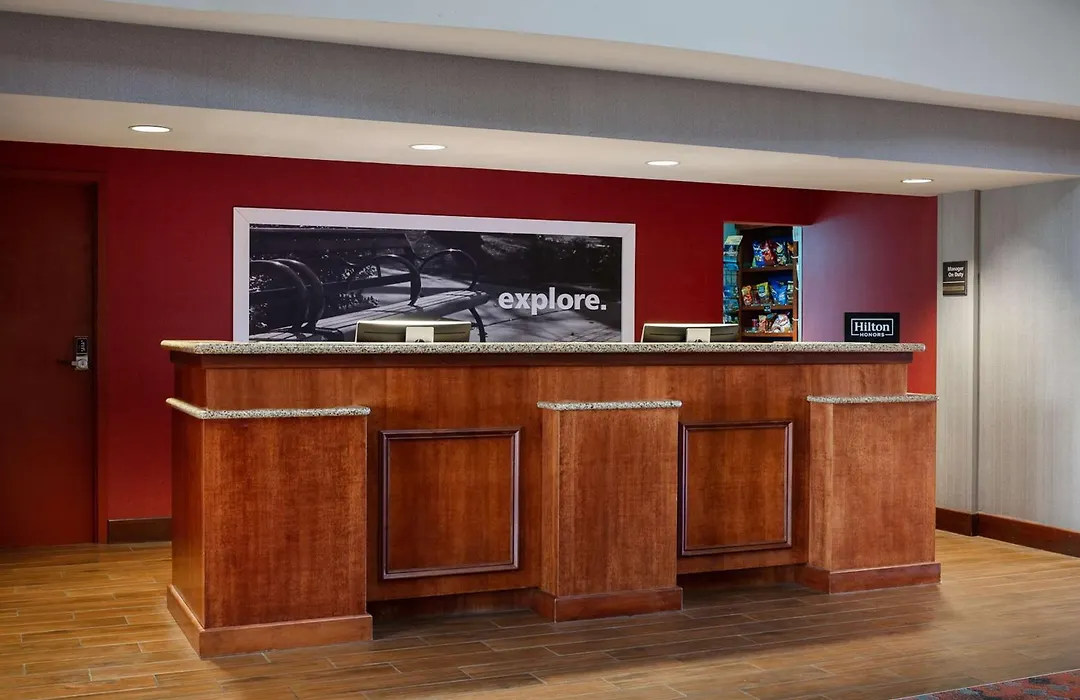 Hampton Inn Dubuque-1