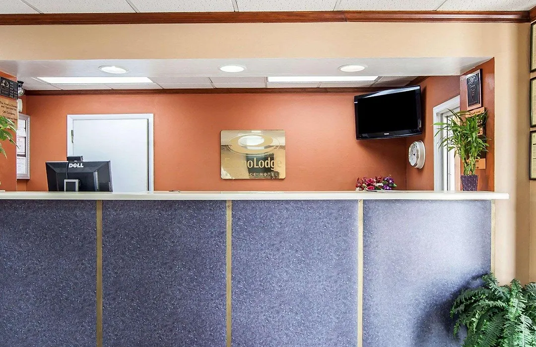 Econo Lodge Cleveland-1