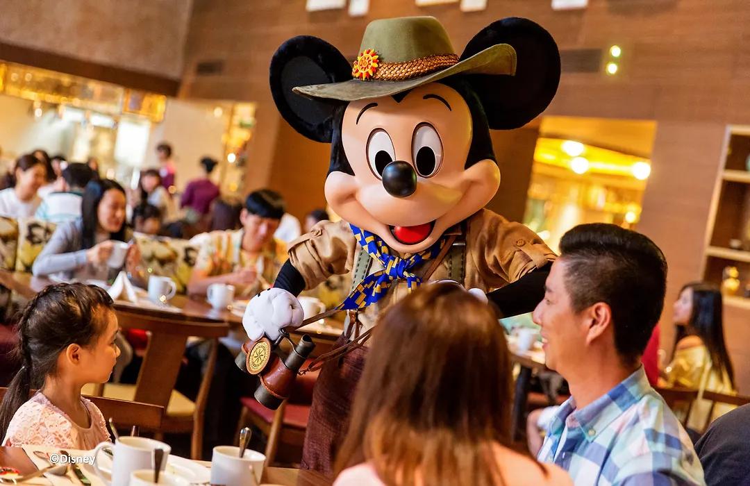 Disney Explorers Lodge-1