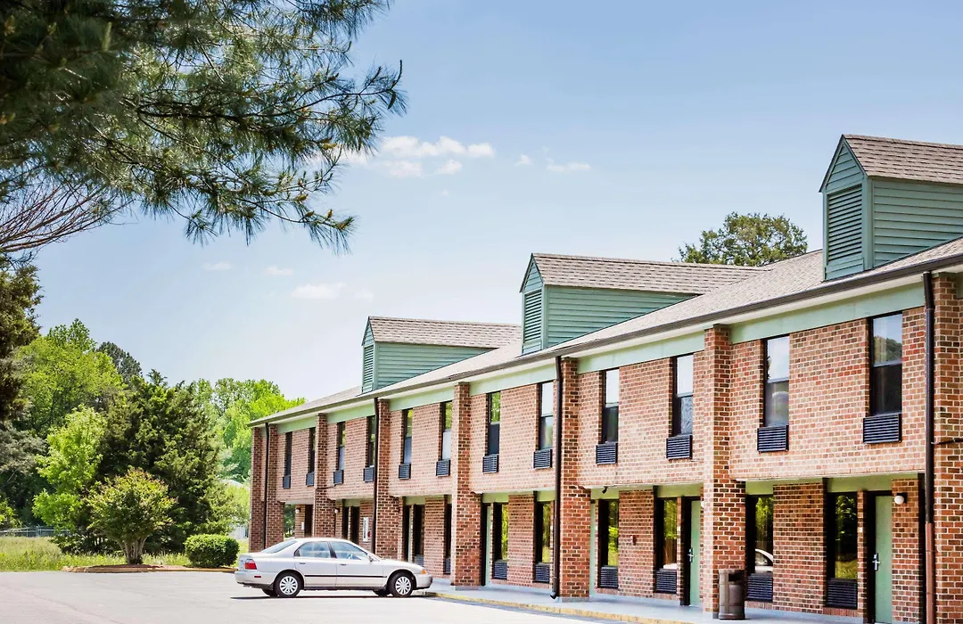 Days Inn By Wyndham Tappahannock-1