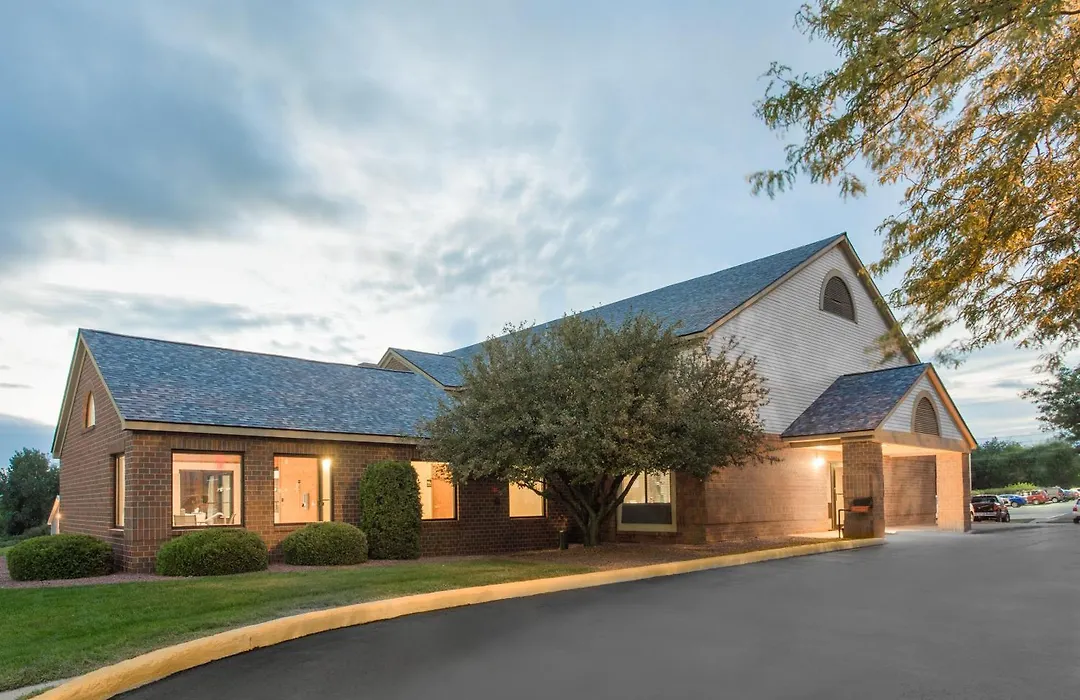 Super 8 By Wyndham Dodgeville-1