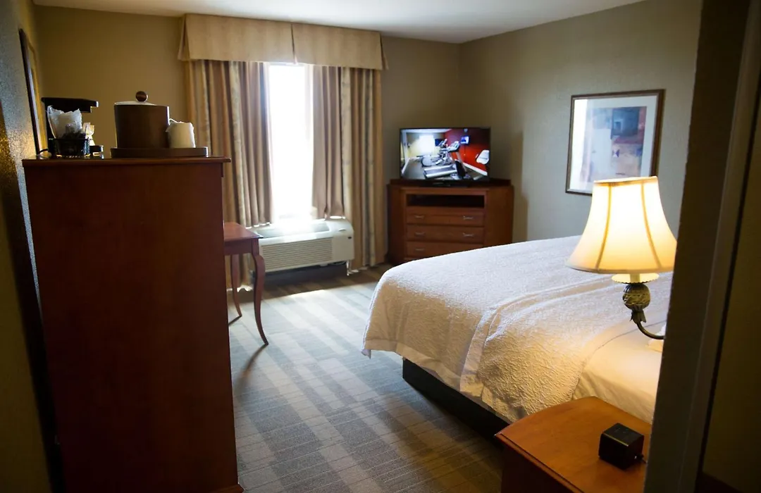 Hampton Inn & Suites Mccomb-1