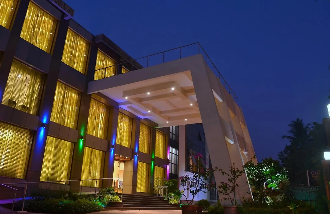 Club Emerald-1