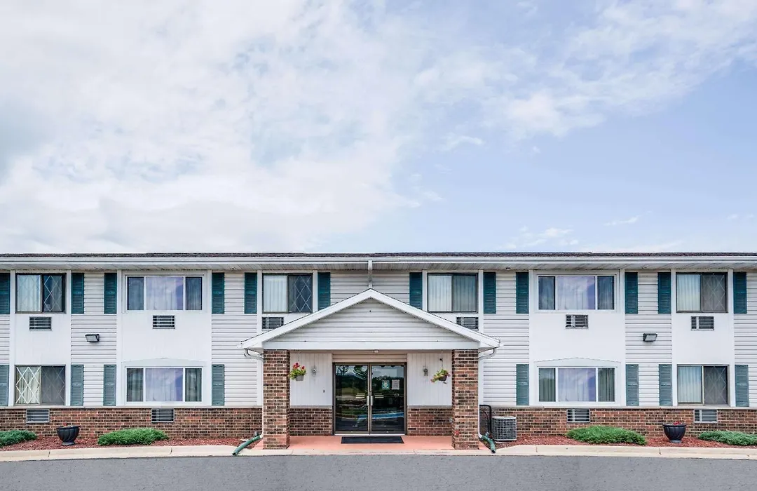 Super 8 By Wyndham Tomah Wisconsin-1
