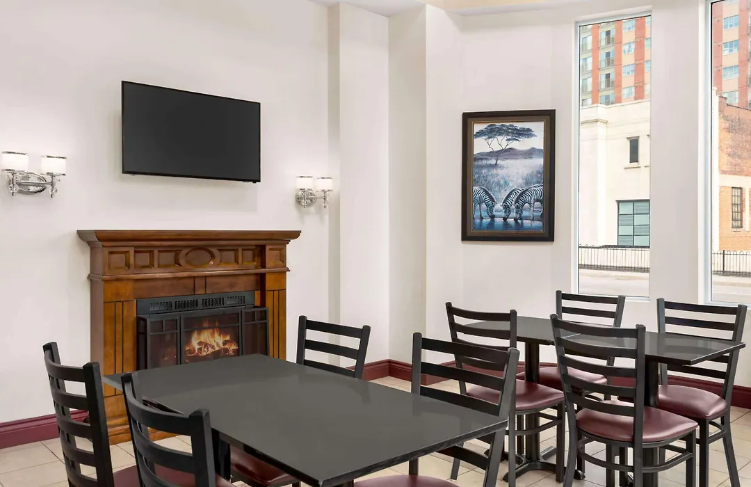 Days Inn By Wyndham Hamilton - Downtown-1