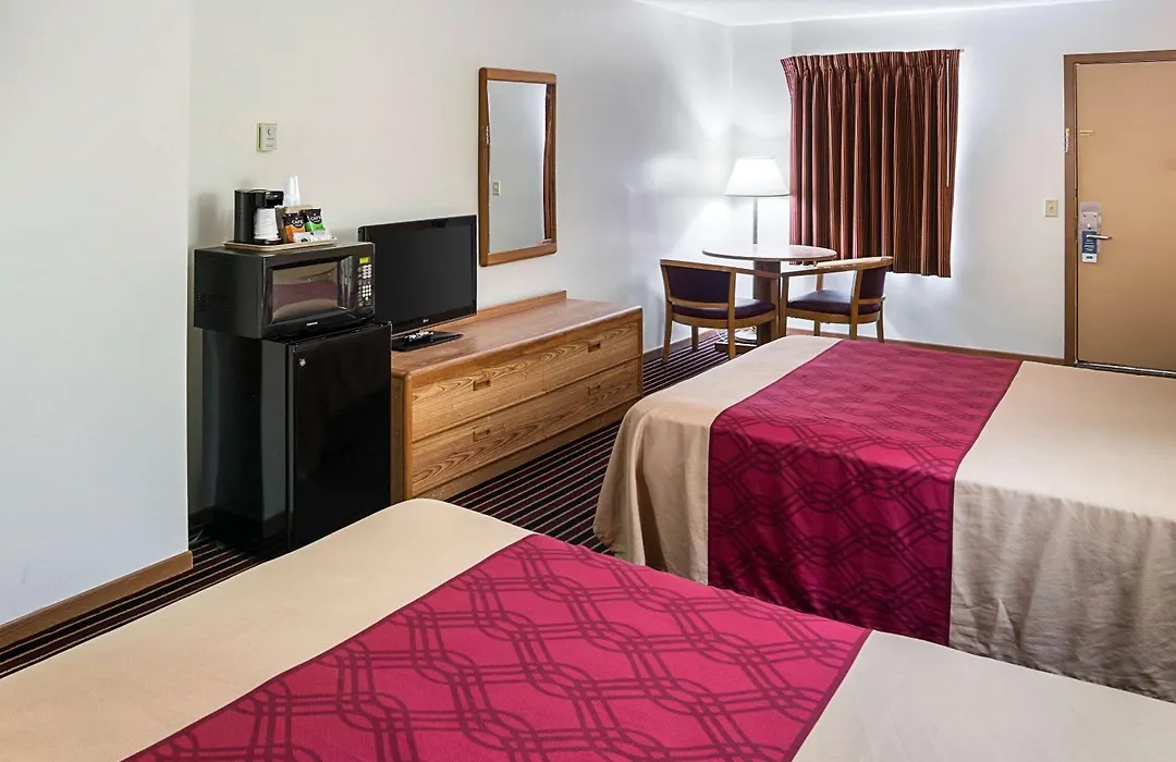 Rodeway Inn & Suites Austin I-90-1