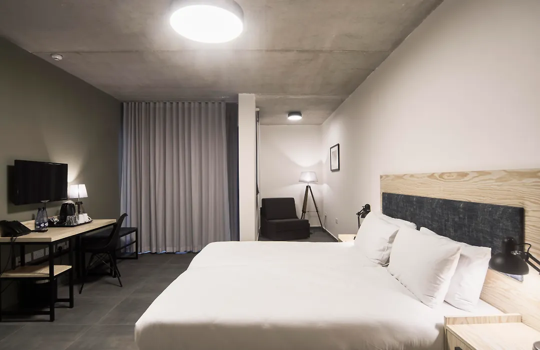 Mr Todd Hotel-1