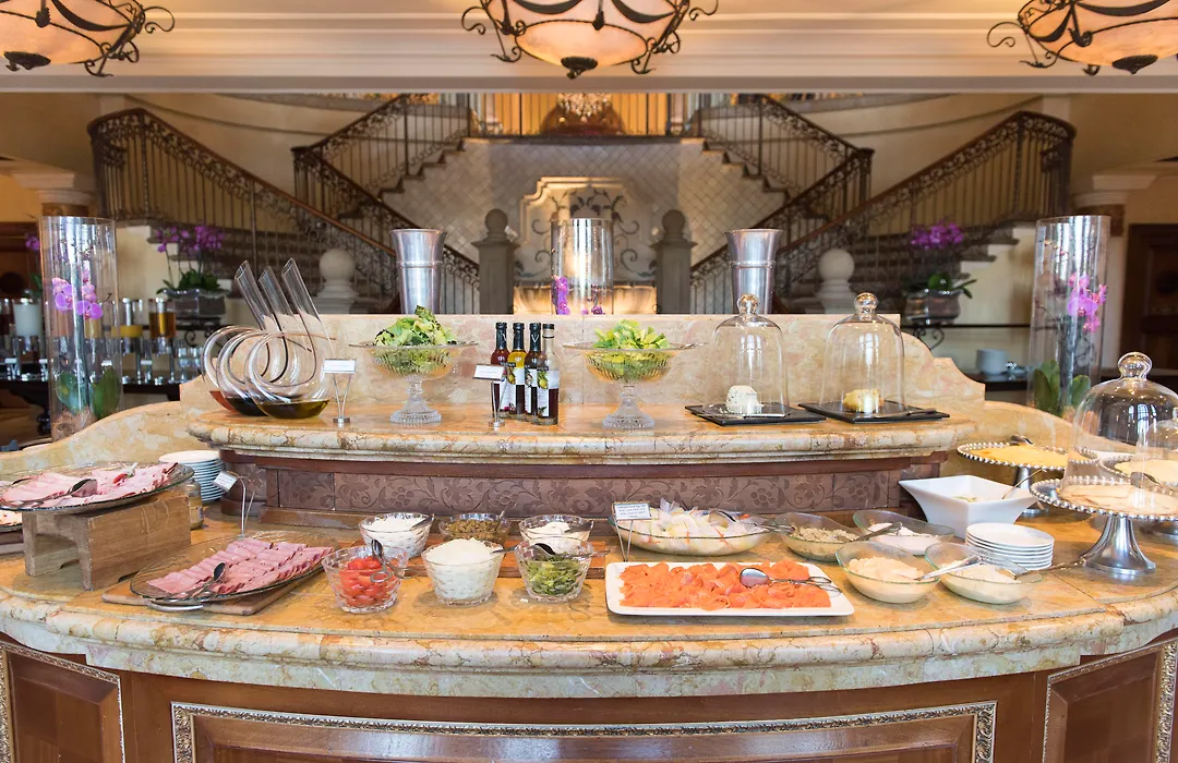 Palazzo Hotel-1
