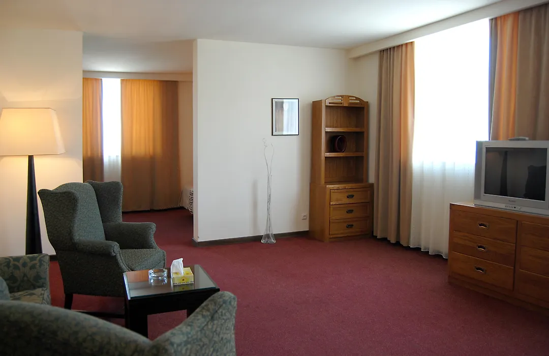 Regineh Hotel-1