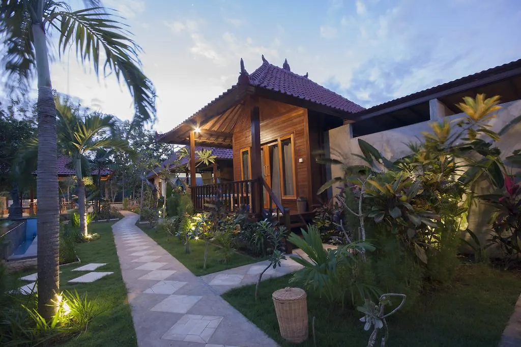 Amora Hut'S-1