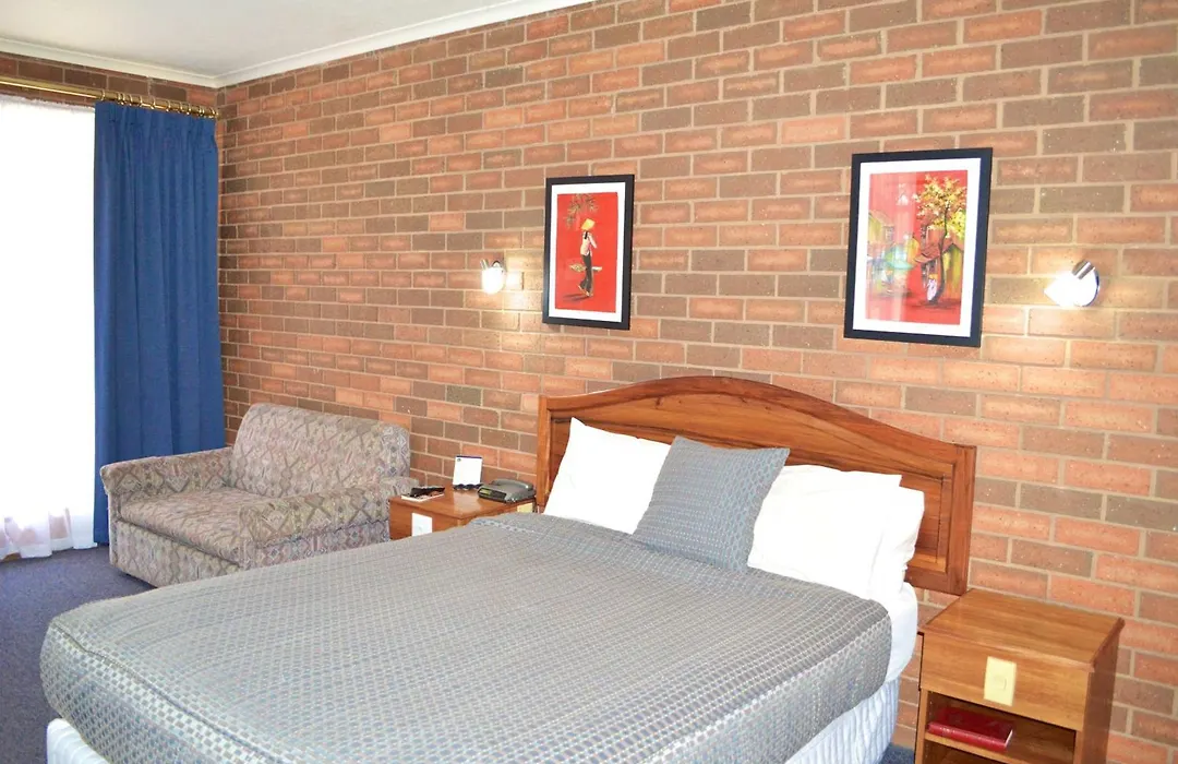 Cathedral Motor Inn-1