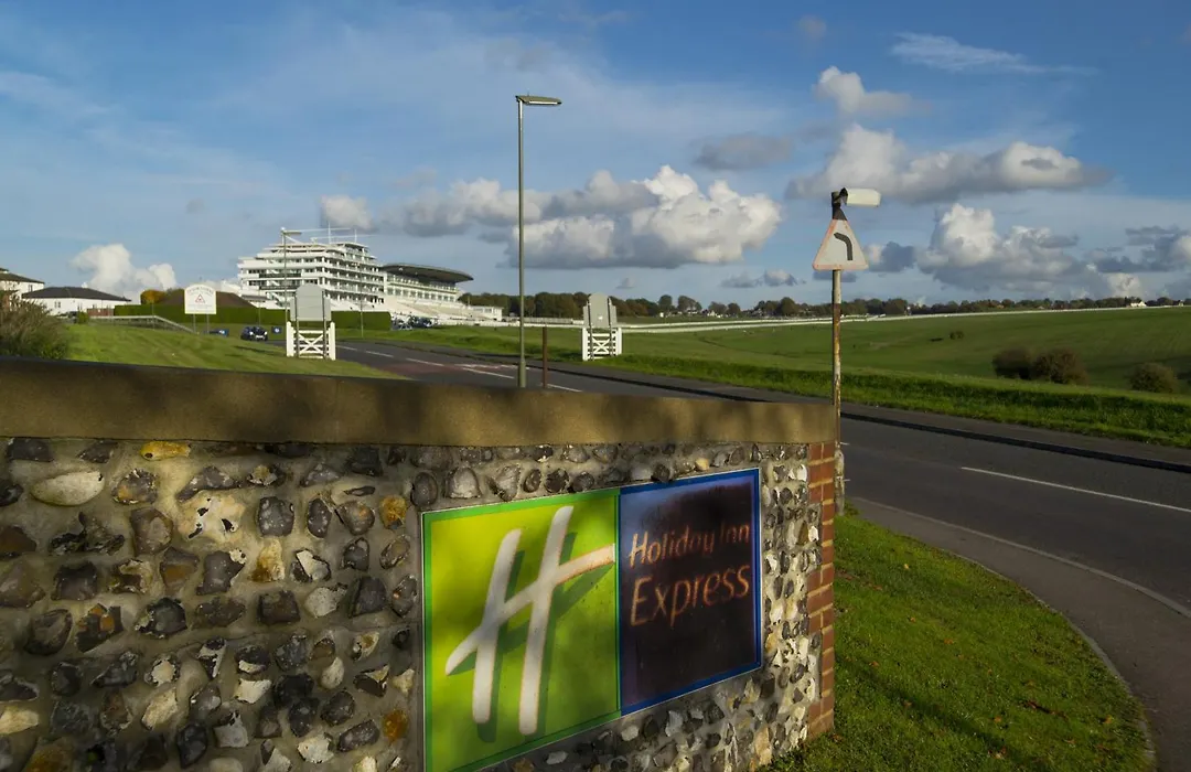 Holiday Inn Express London - Epsom Downs By Ihg-1