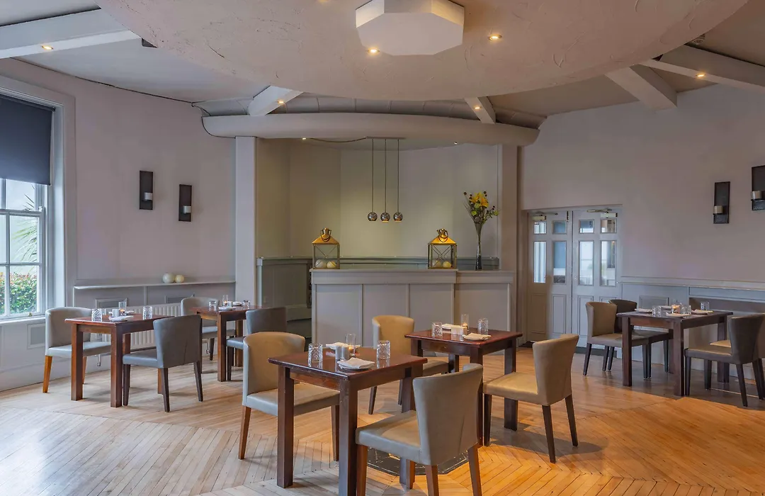 Bunratty Castle Hotel & Leisure Club, BW Premier Collection-1