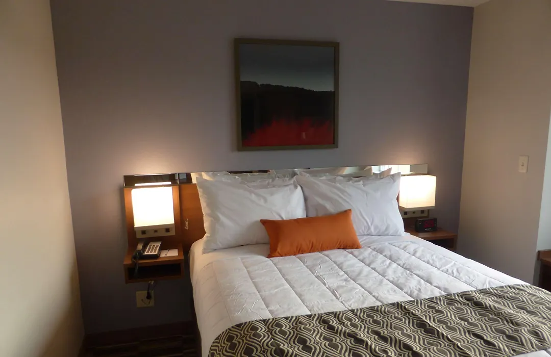 Microtel Inn & Suites By Wyndham Niagara Falls-1