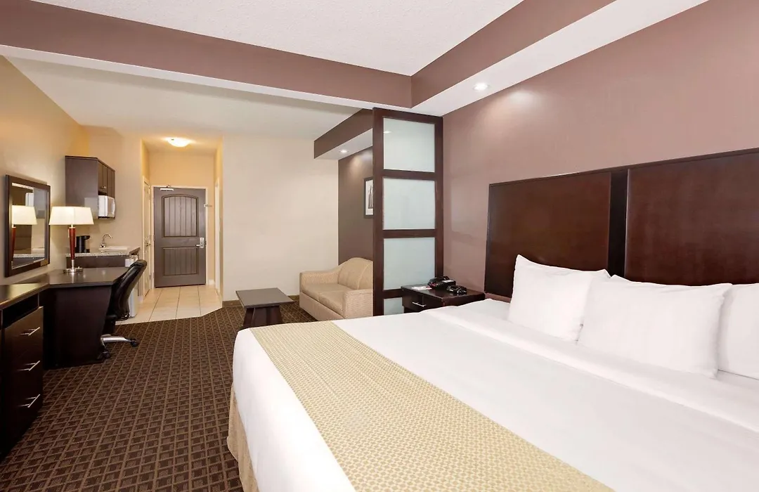 Ramada By Wyndham Cold Lake-1